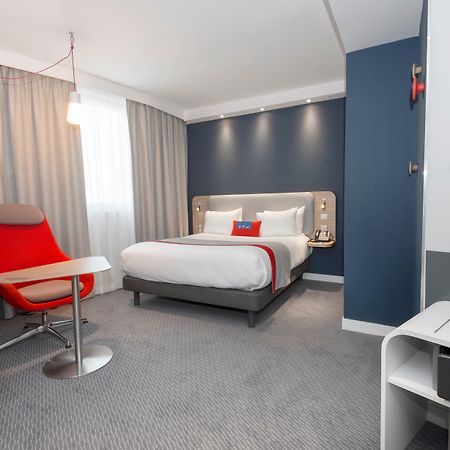 Holiday Inn Express Paris - Velizy By Ihg Esterno foto