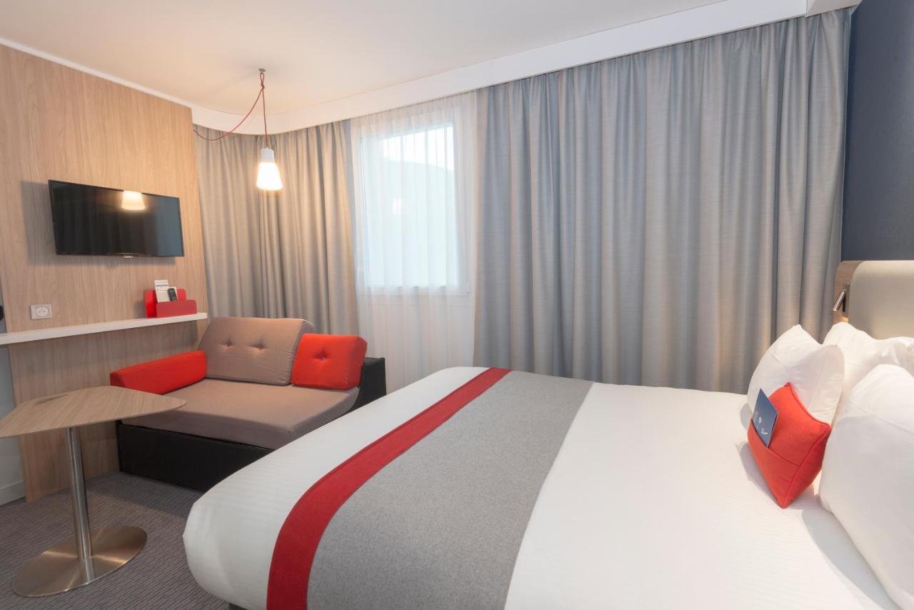 Holiday Inn Express Paris - Velizy By Ihg Esterno foto