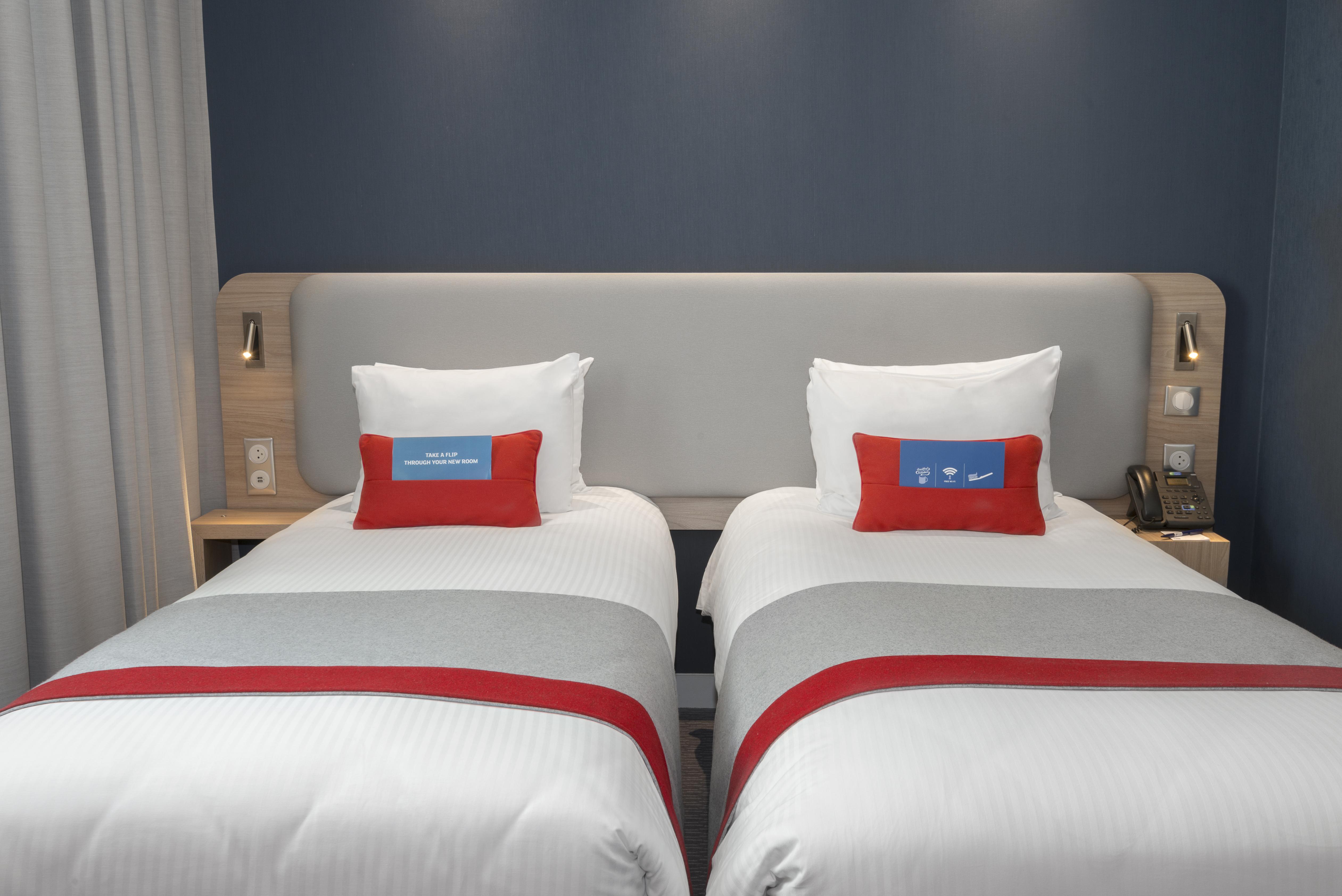 Holiday Inn Express Paris - Velizy By Ihg Esterno foto