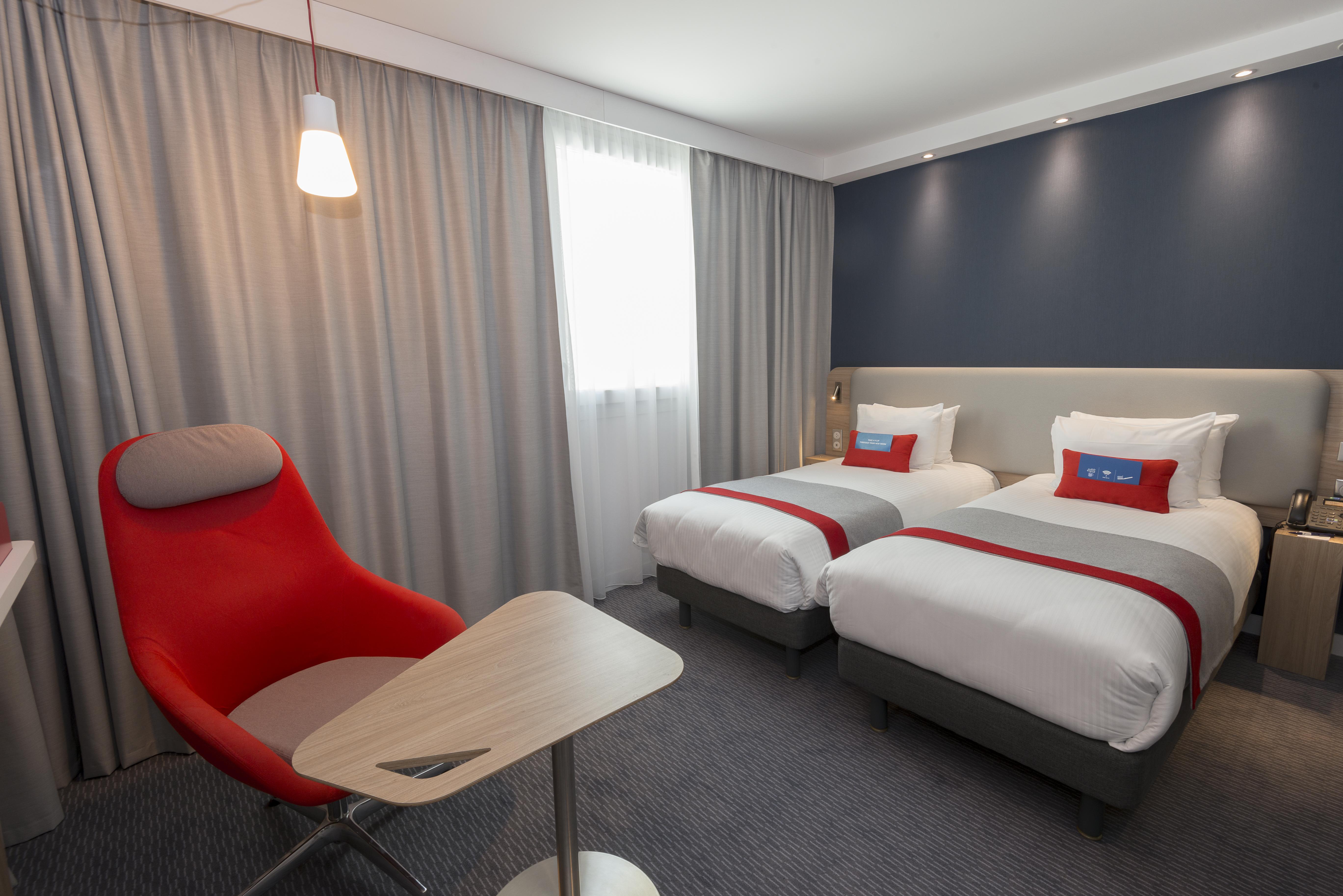 Holiday Inn Express Paris - Velizy, An Ihg Hotel Esterno foto