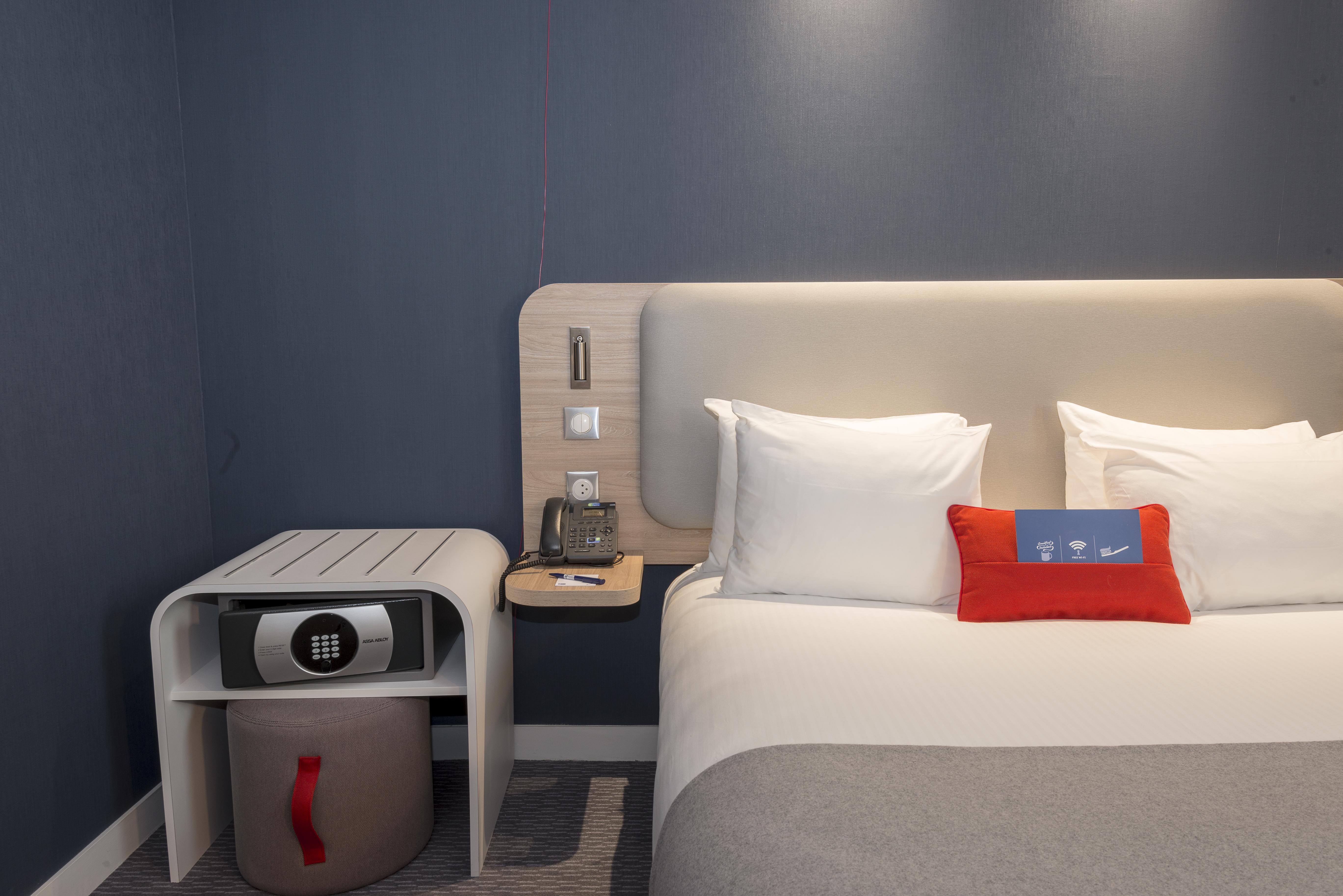 Holiday Inn Express Paris - Velizy By Ihg Esterno foto