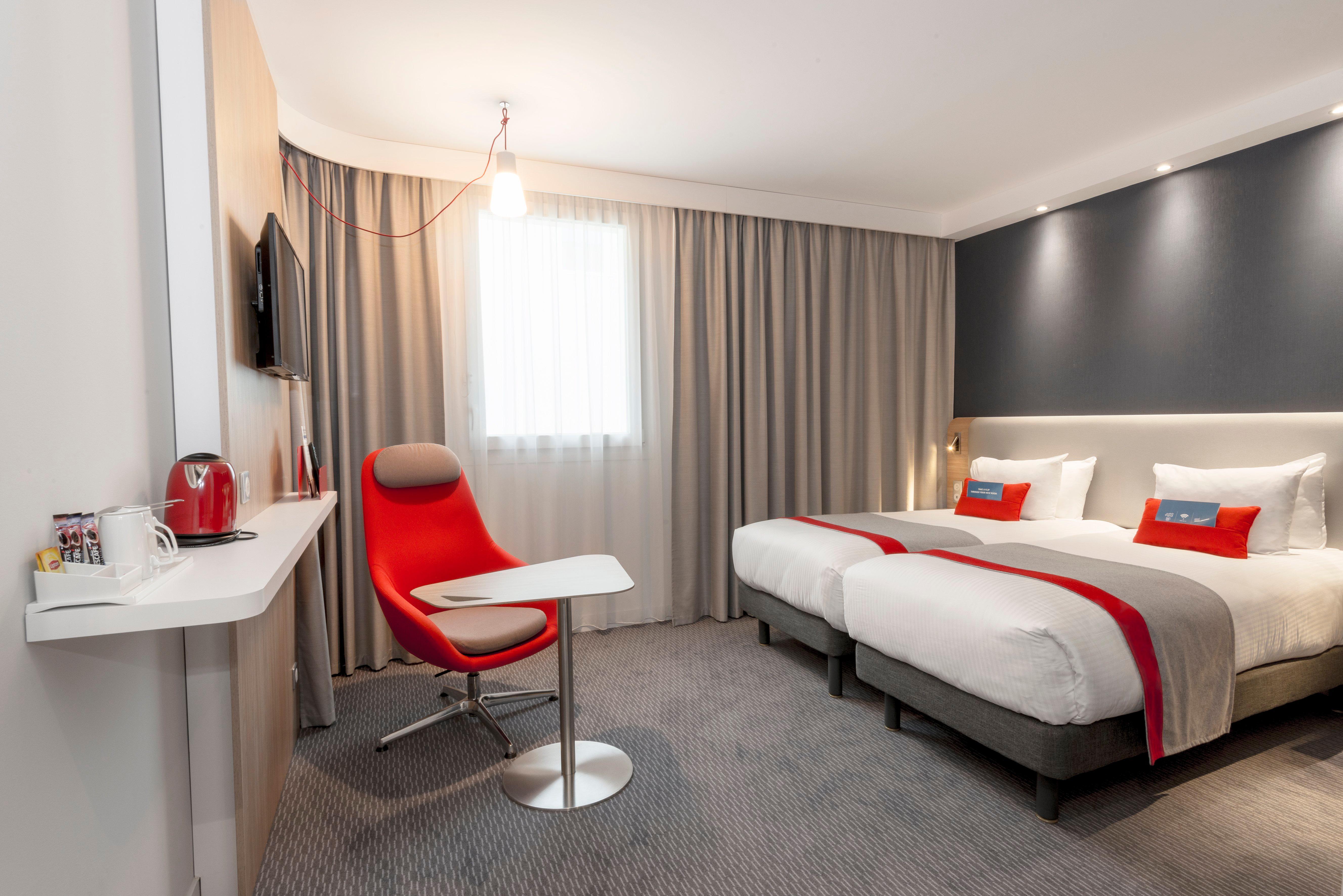 Holiday Inn Express Paris - Velizy By Ihg Esterno foto