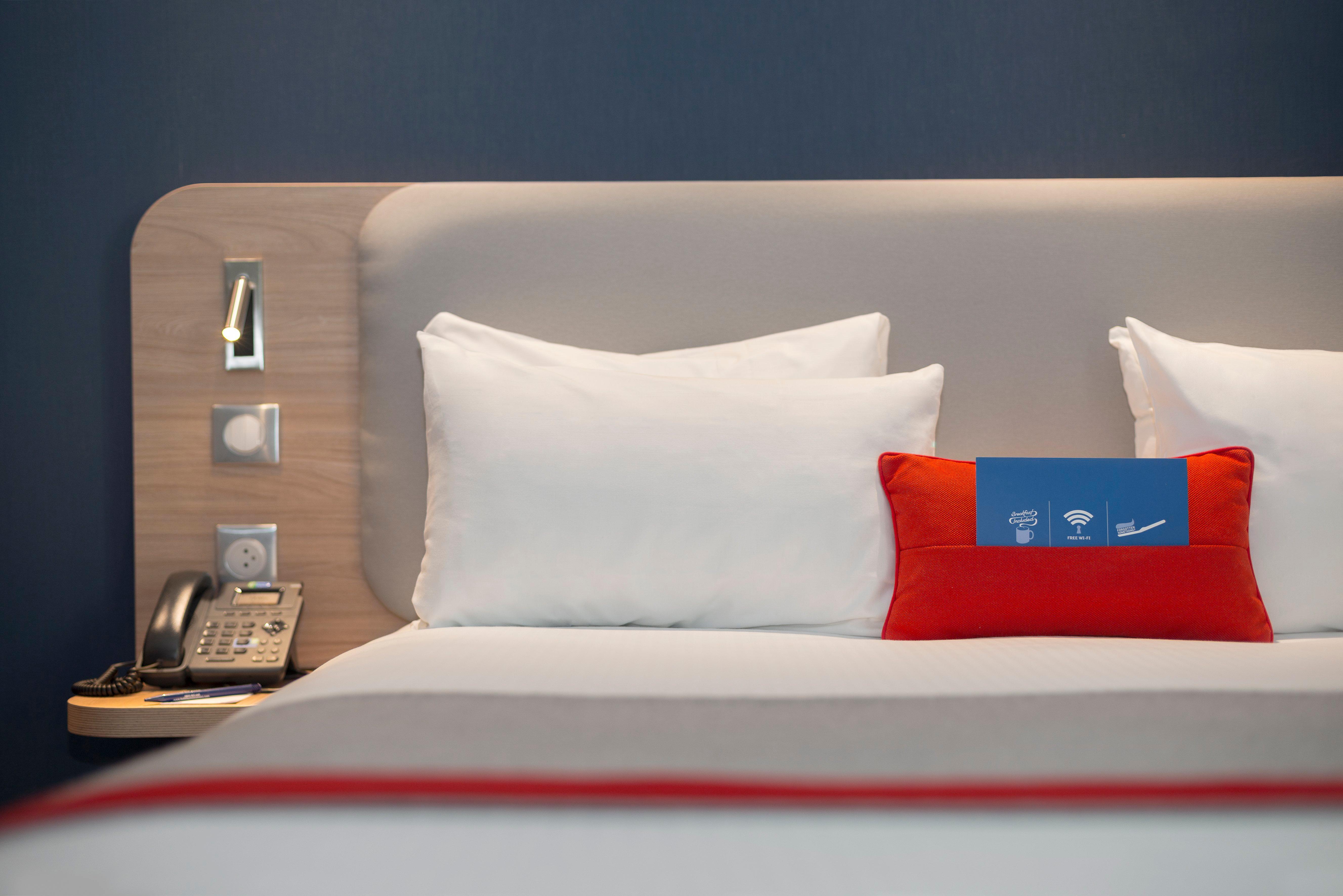 Holiday Inn Express Paris - Velizy By Ihg Esterno foto