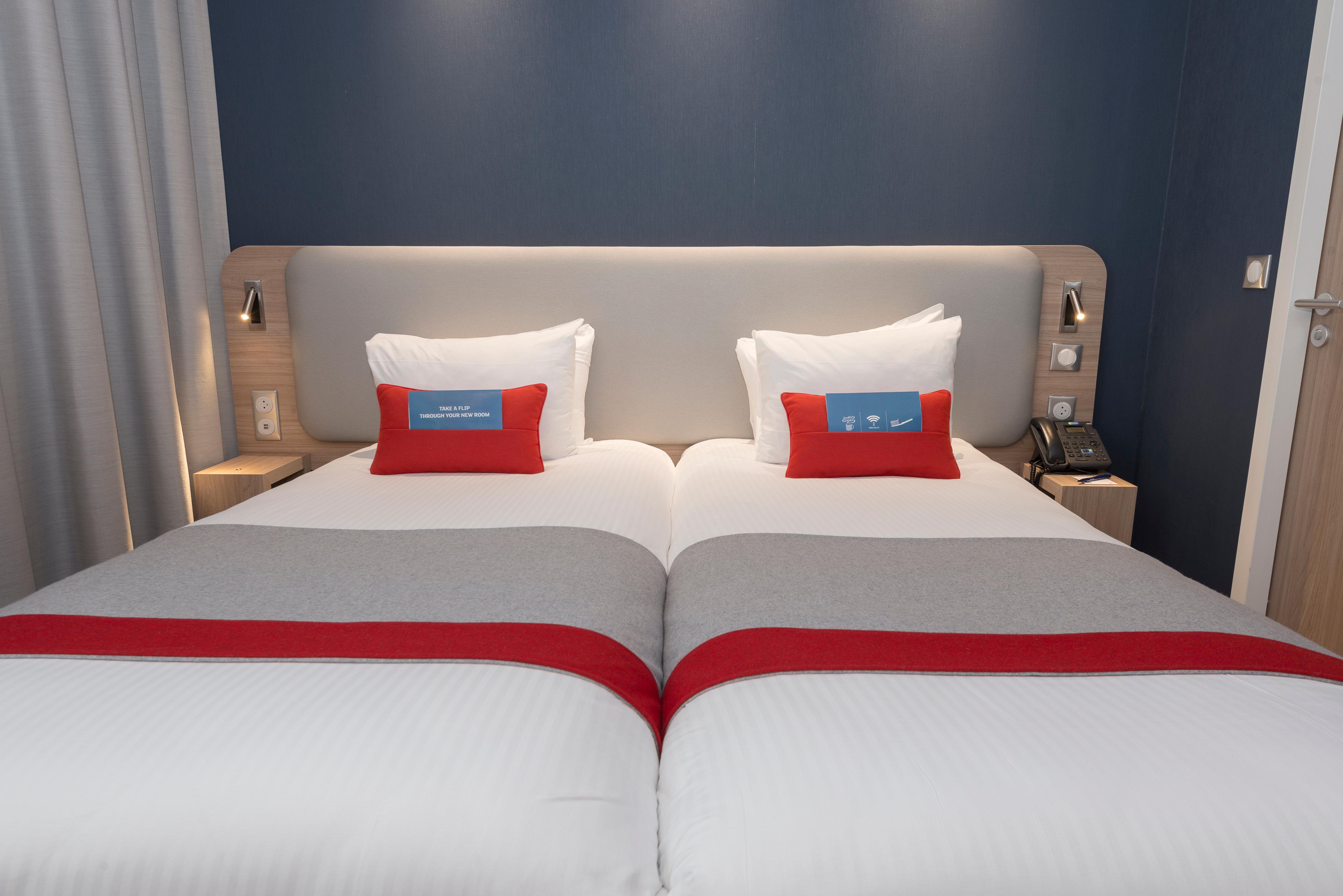 Holiday Inn Express Paris - Velizy By Ihg Esterno foto