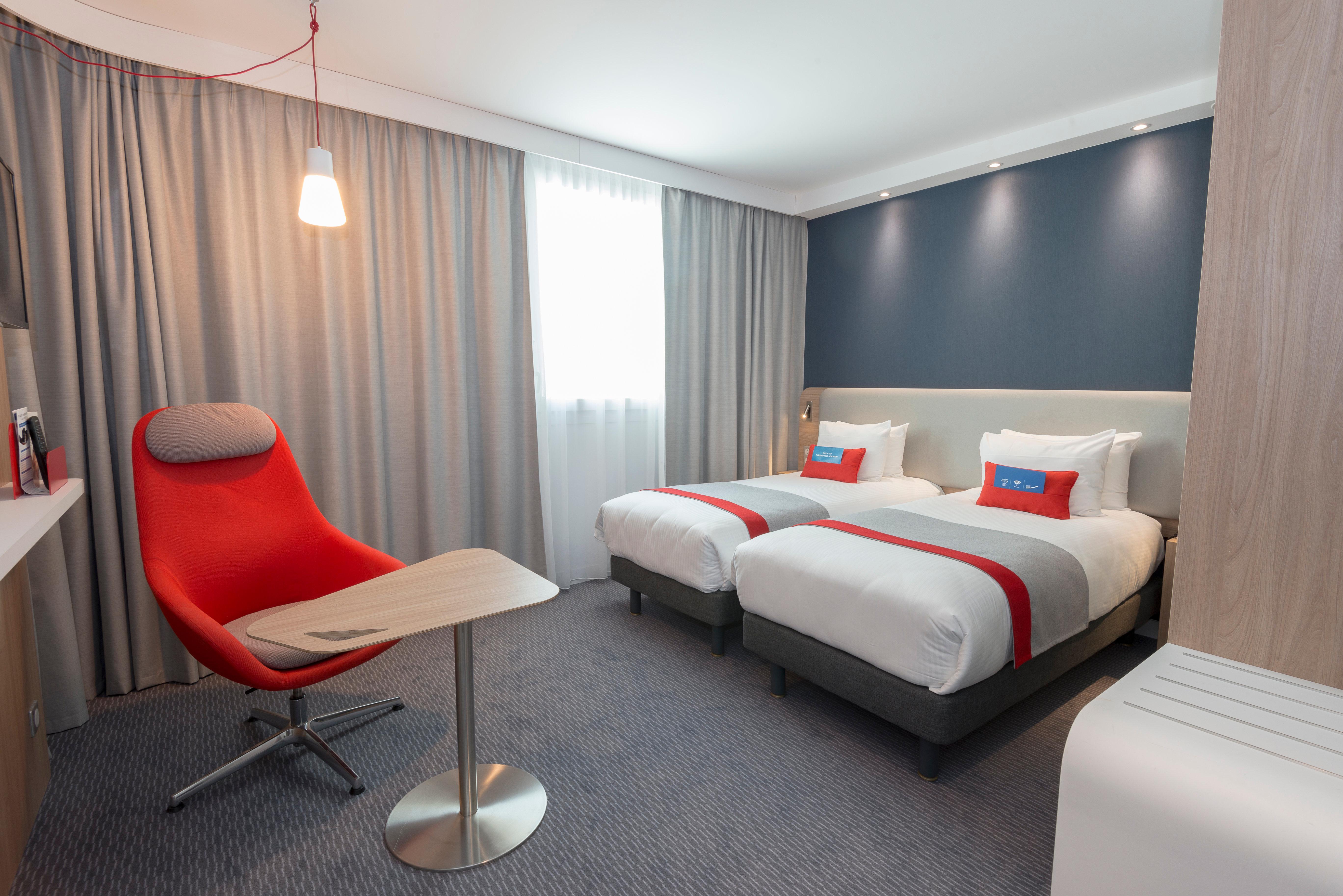 Holiday Inn Express Paris - Velizy By Ihg Esterno foto