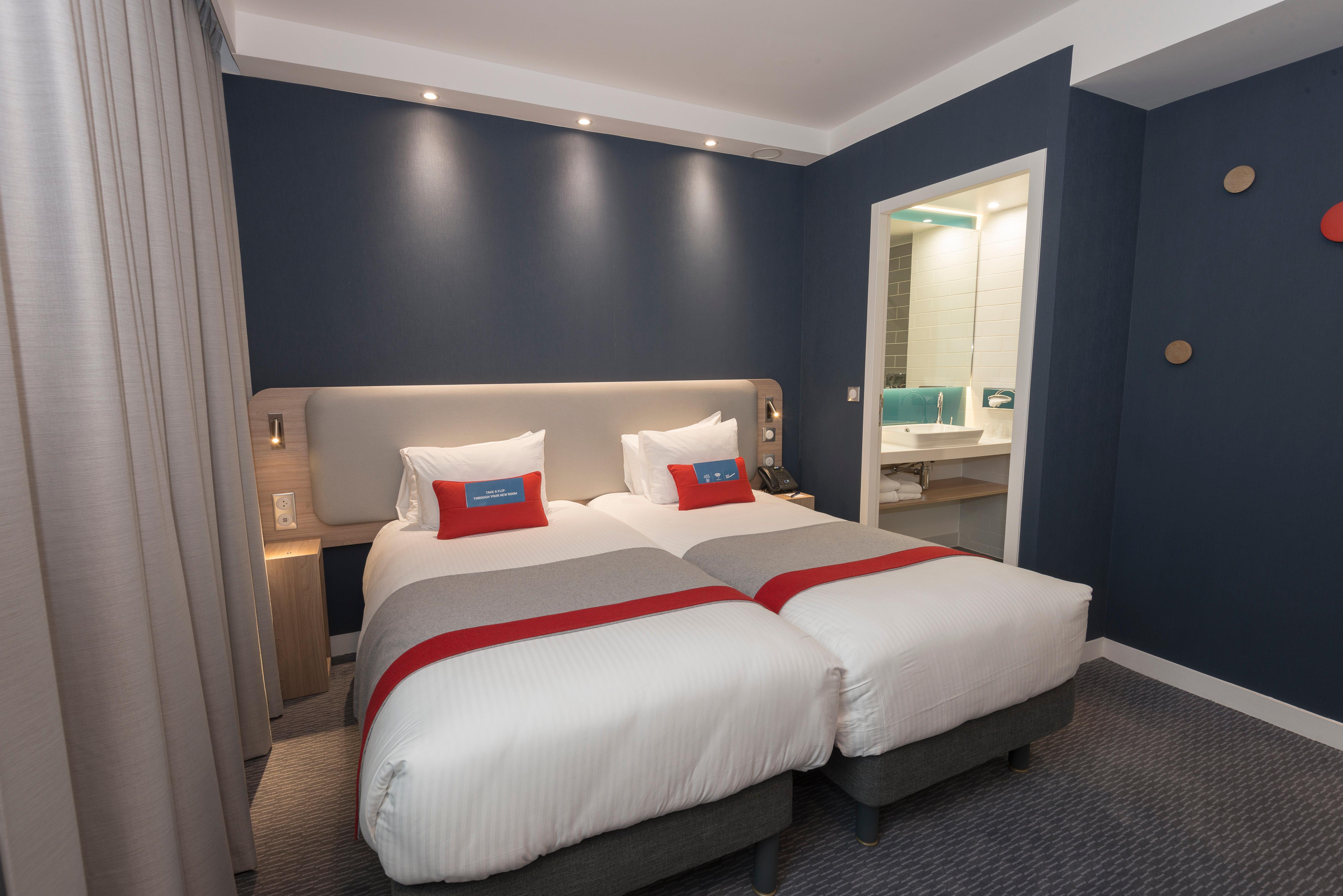 Holiday Inn Express Paris - Velizy By Ihg Esterno foto