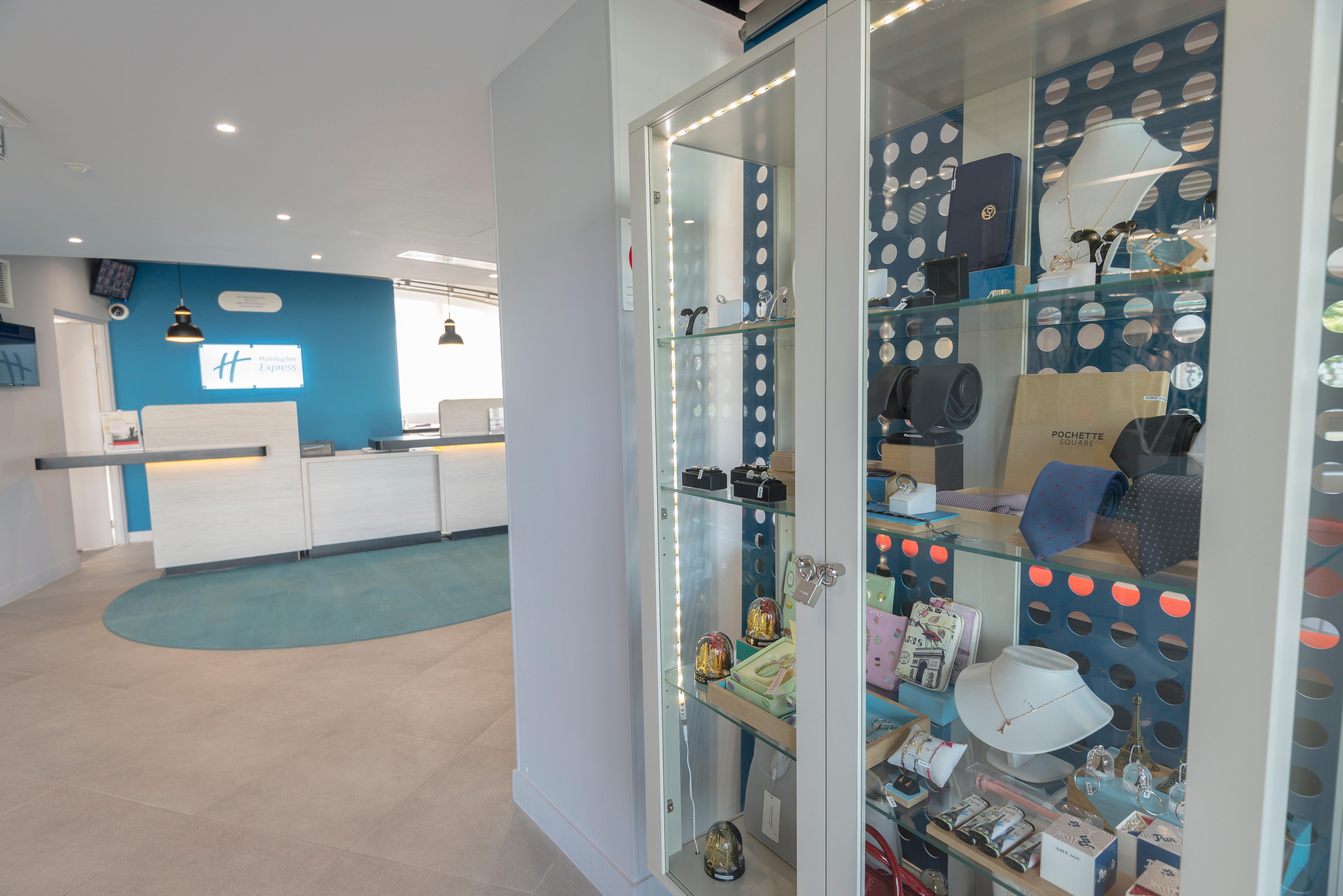 Holiday Inn Express Paris - Velizy By Ihg Esterno foto