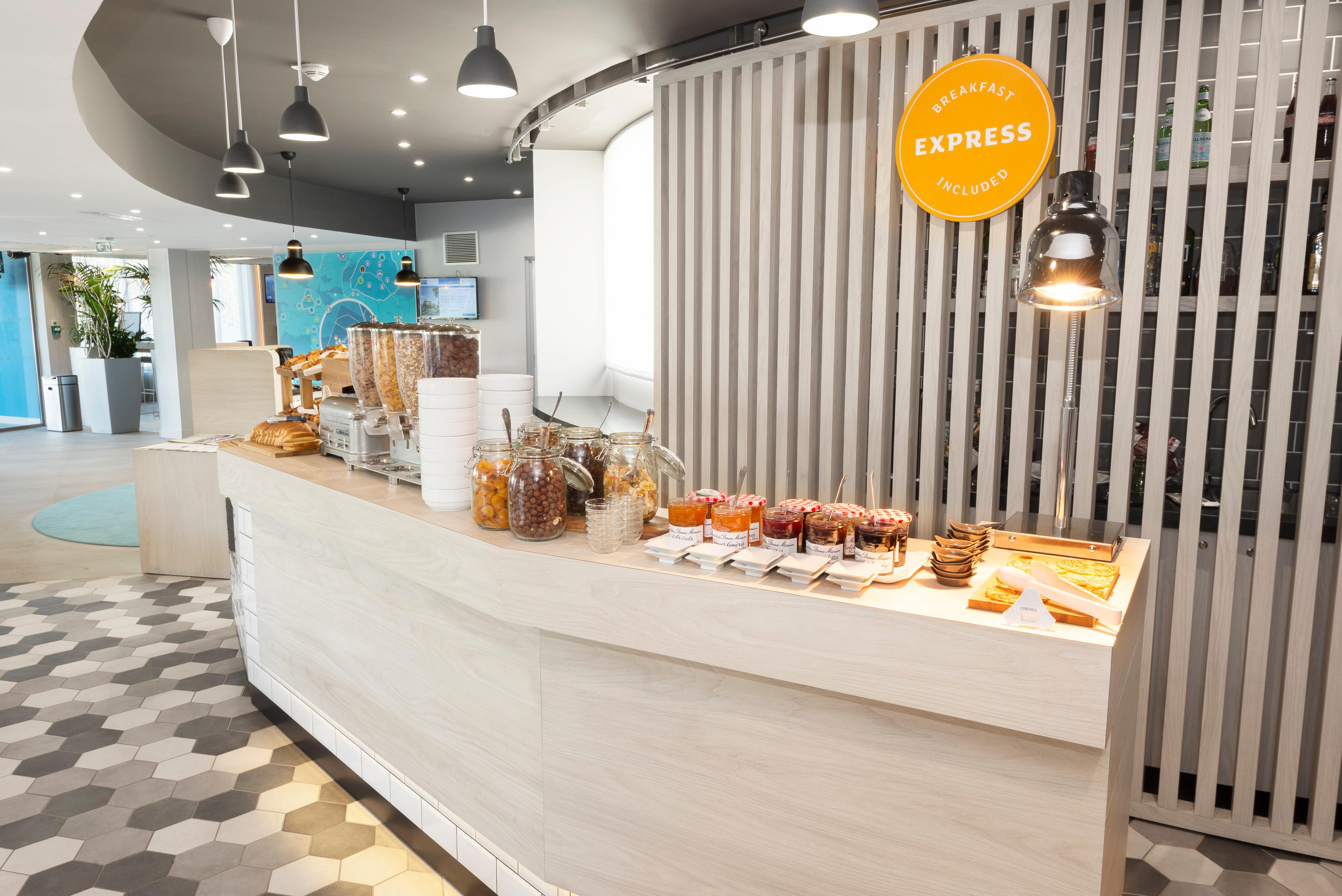 Holiday Inn Express Paris - Velizy By Ihg Esterno foto