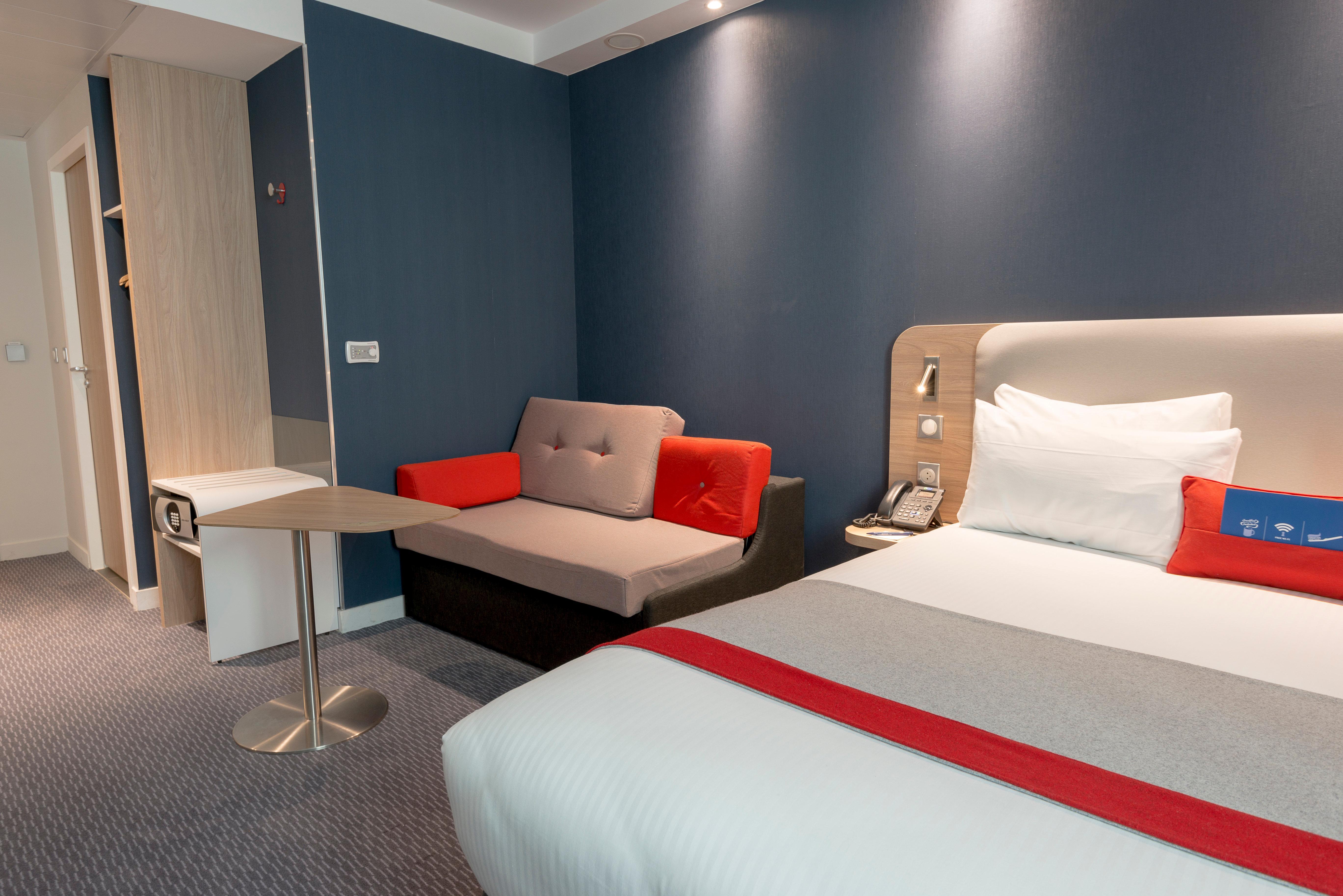Holiday Inn Express Paris - Velizy, An Ihg Hotel Esterno foto