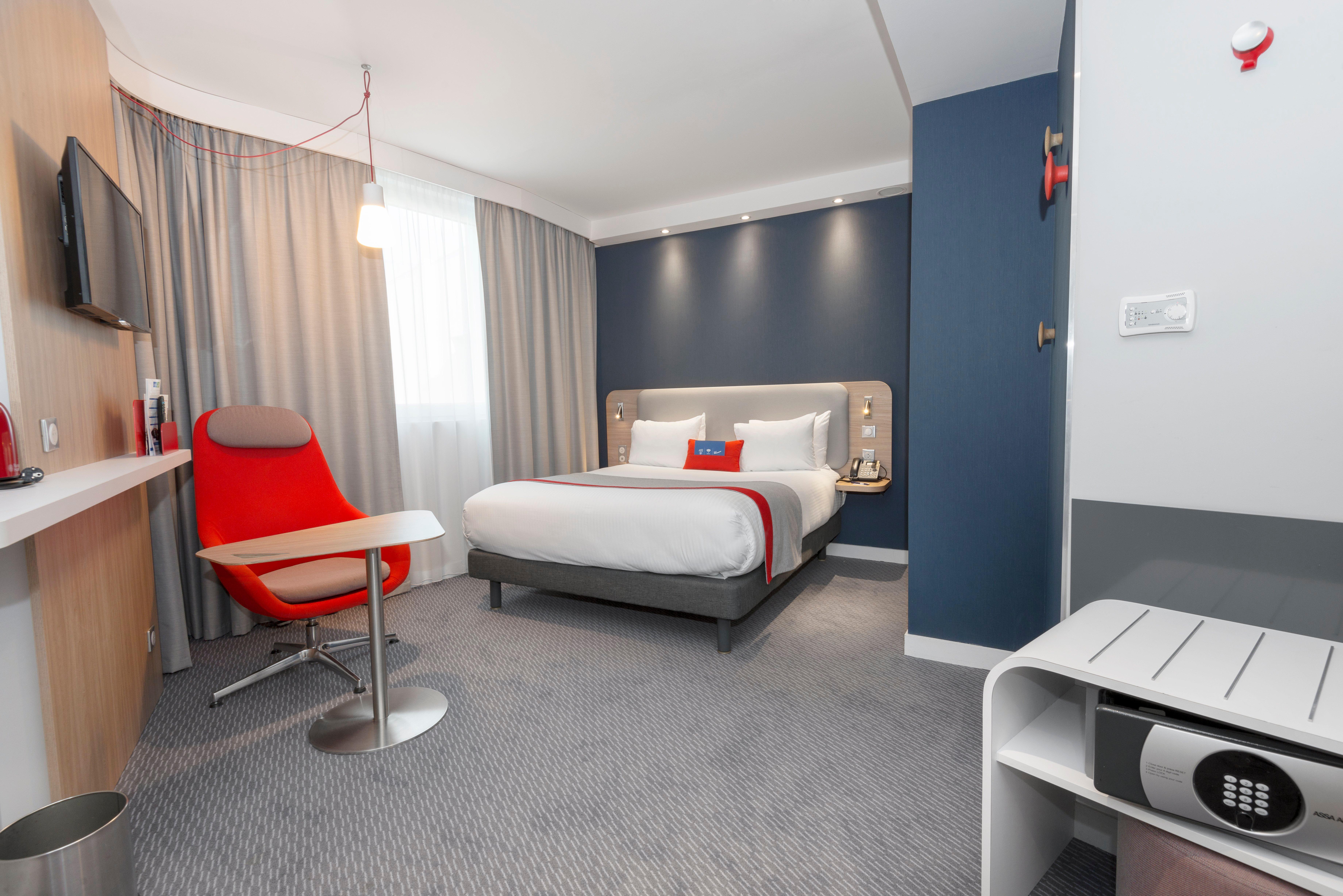 Holiday Inn Express Paris - Velizy By Ihg Esterno foto