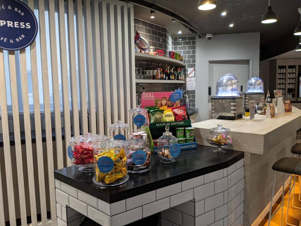 Holiday Inn Express Paris - Velizy By Ihg Esterno foto