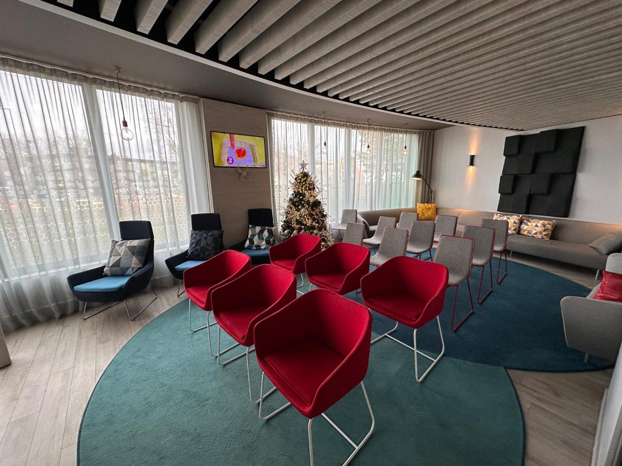 Holiday Inn Express Paris - Velizy By Ihg Esterno foto