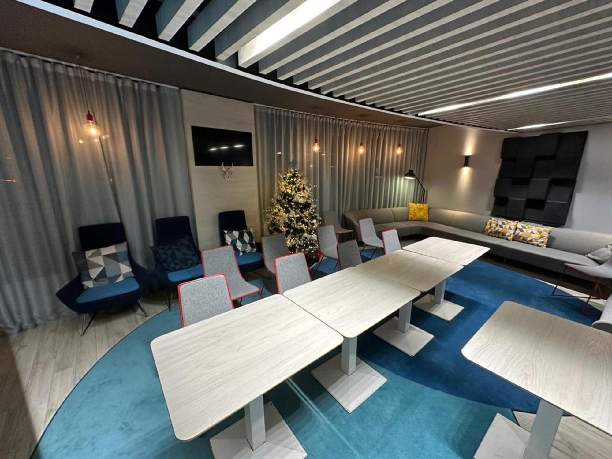 Holiday Inn Express Paris - Velizy By Ihg Esterno foto