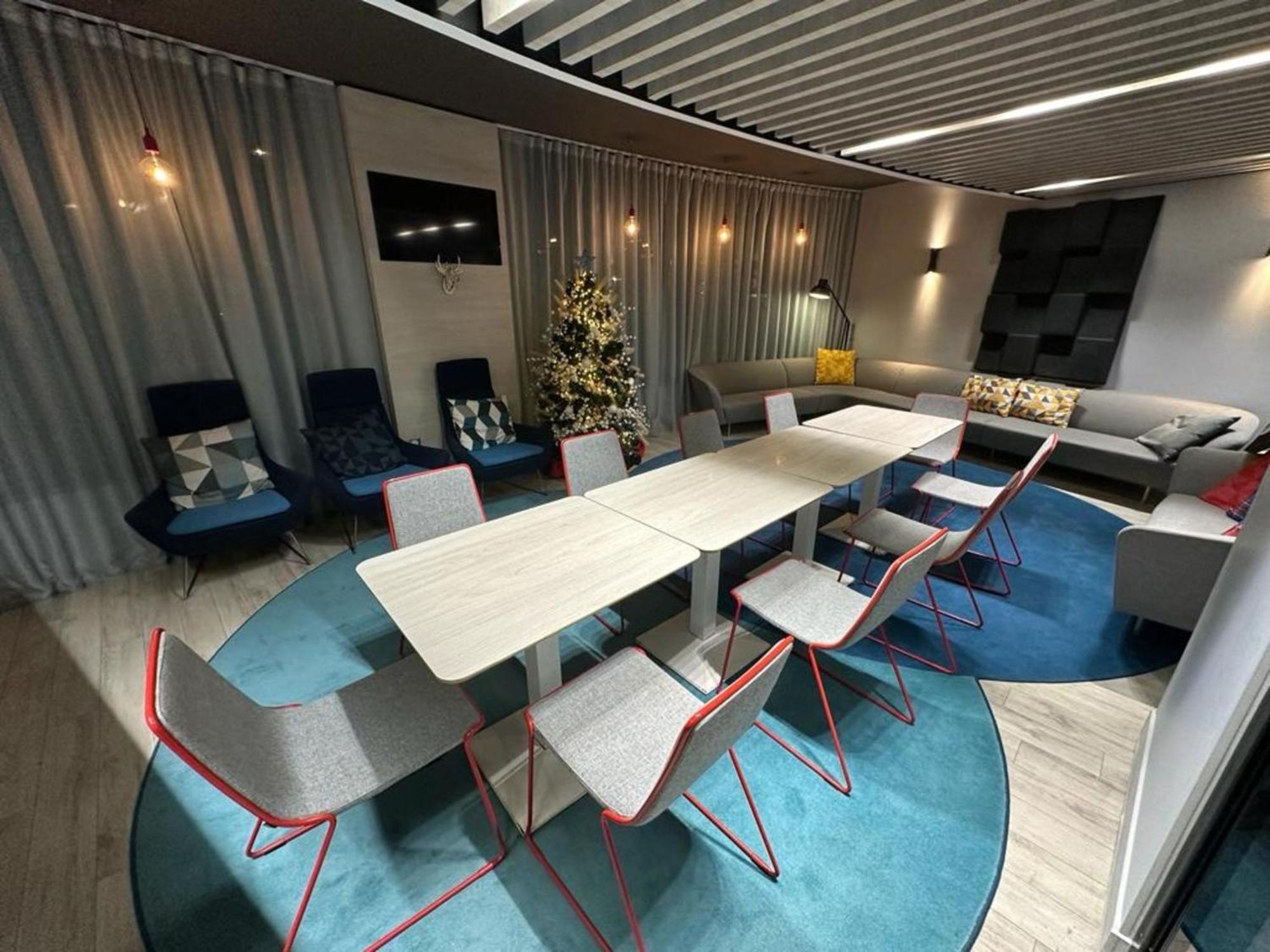 Holiday Inn Express Paris - Velizy By Ihg Esterno foto