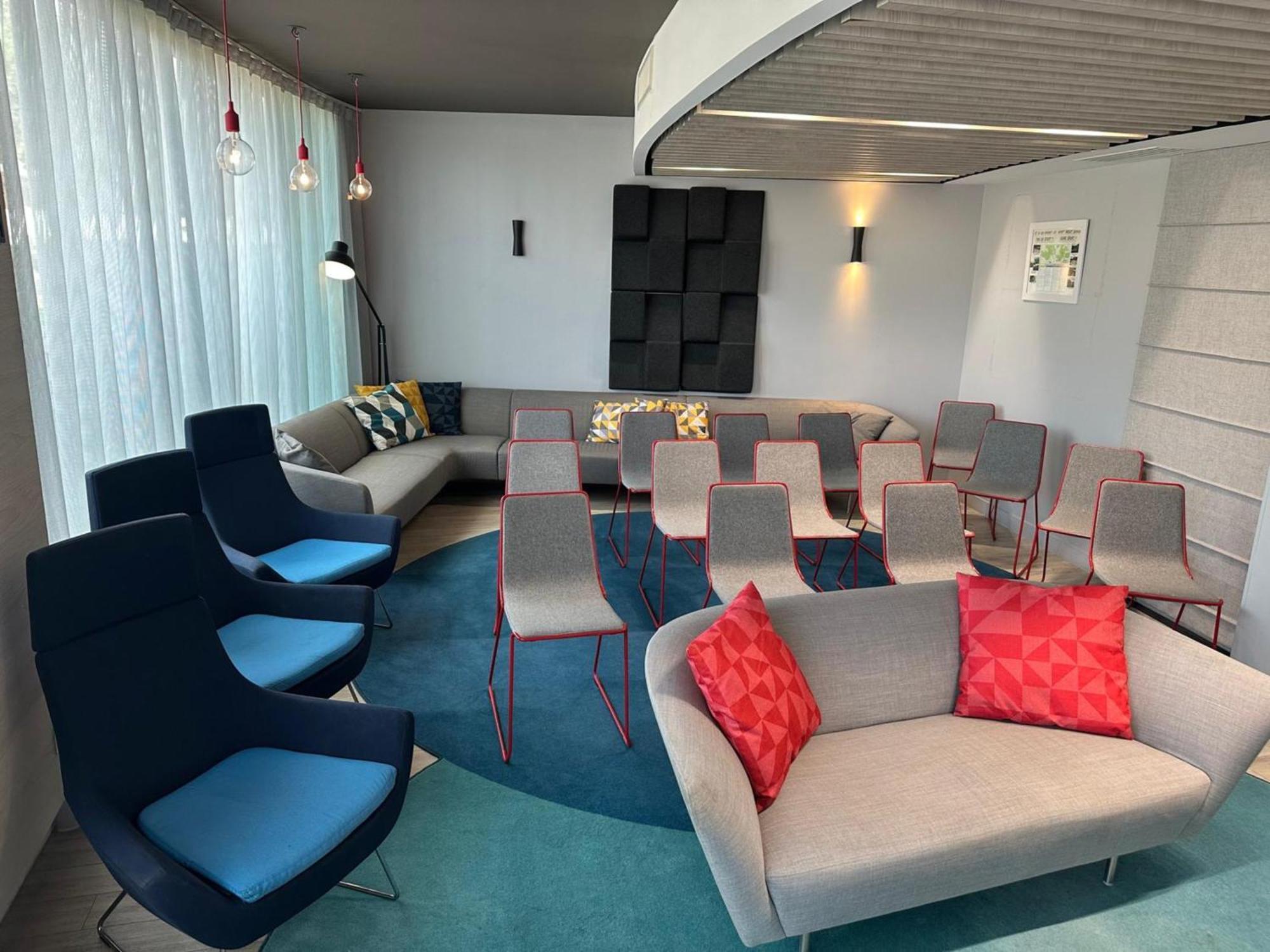 Holiday Inn Express Paris - Velizy By Ihg Esterno foto