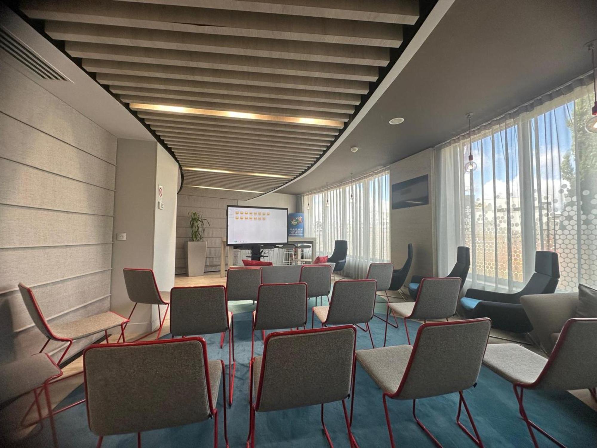 Holiday Inn Express Paris - Velizy By Ihg Esterno foto