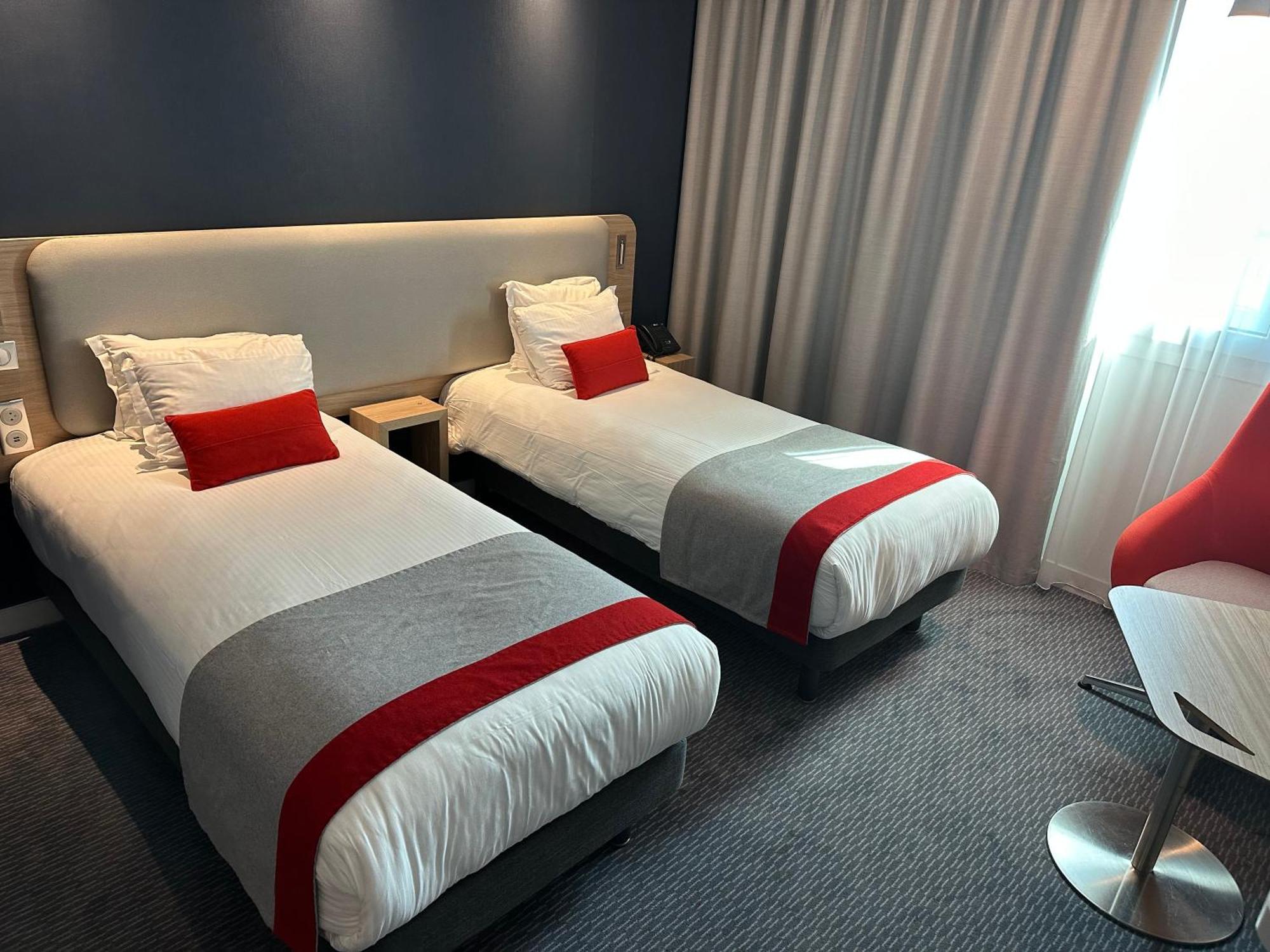 Holiday Inn Express Paris - Velizy By Ihg Esterno foto
