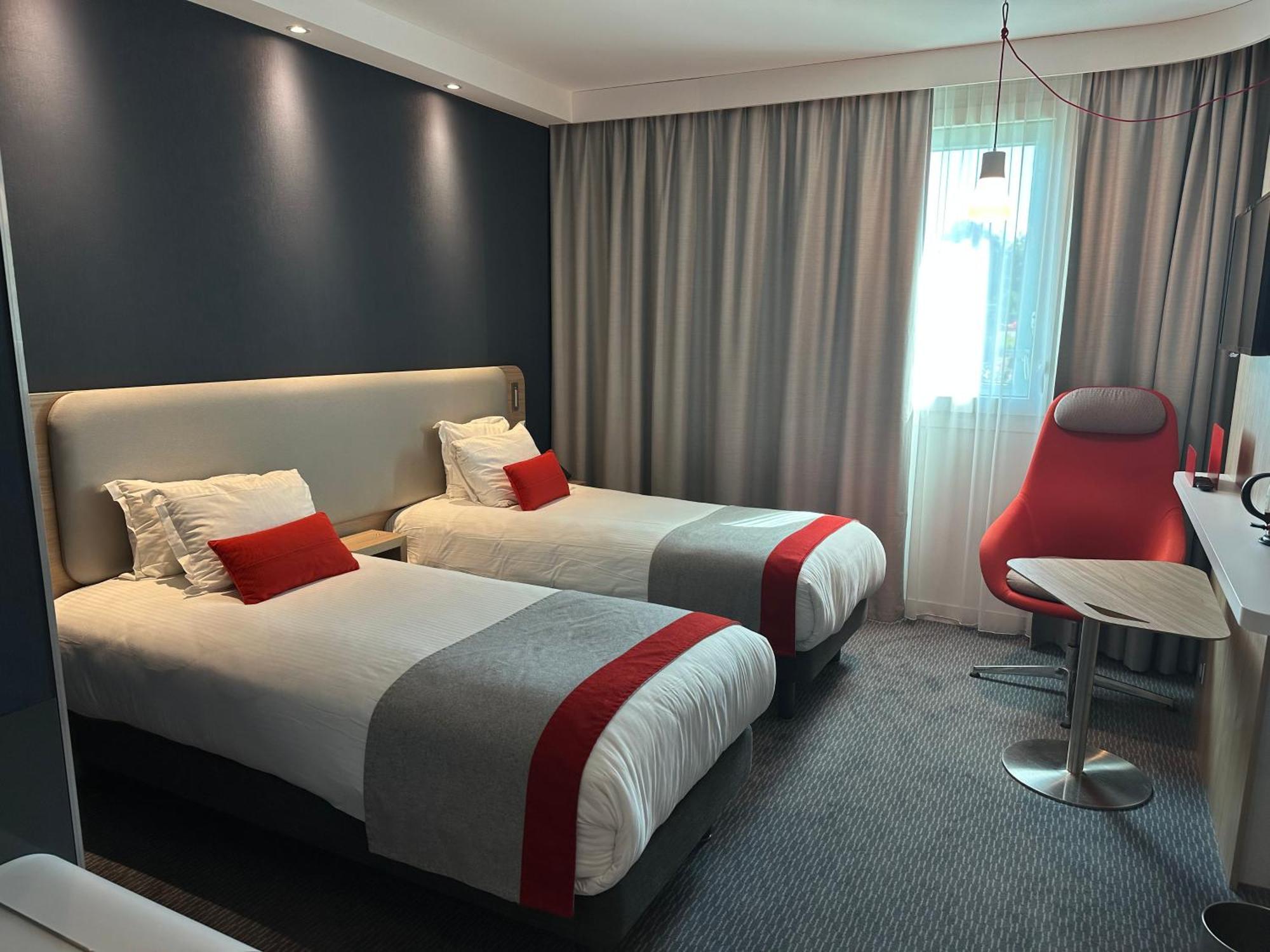 Holiday Inn Express Paris - Velizy By Ihg Esterno foto