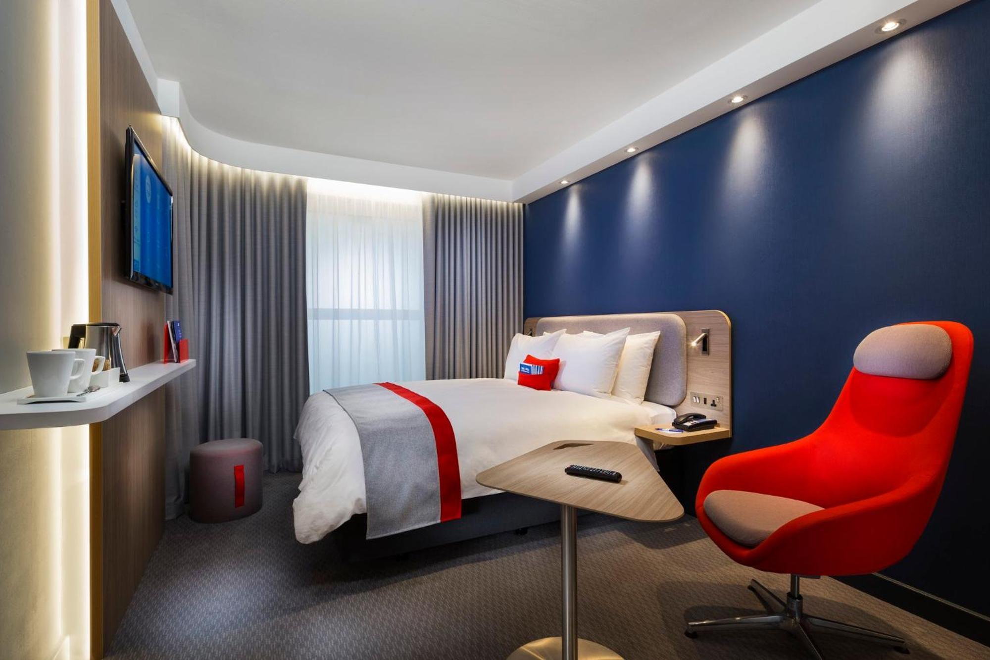 Holiday Inn Express Paris - Velizy By Ihg Esterno foto